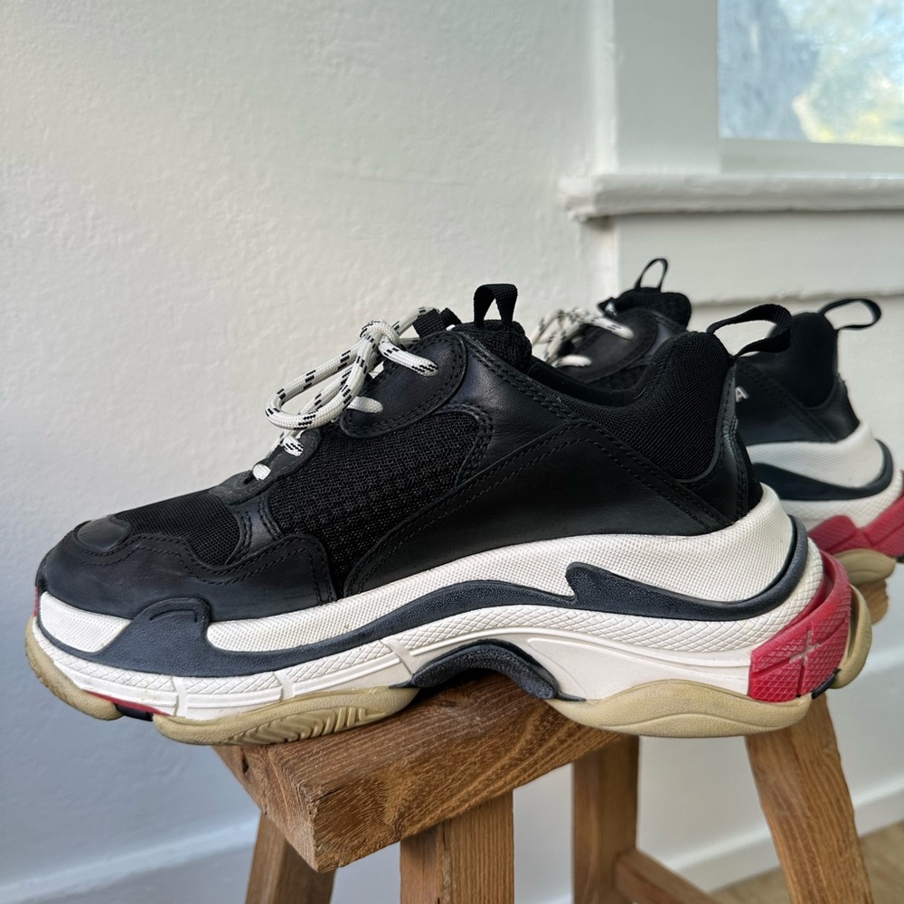 MEN'S TRIPLE S SNEAKER IN BLACK - Picture 7 of 7
